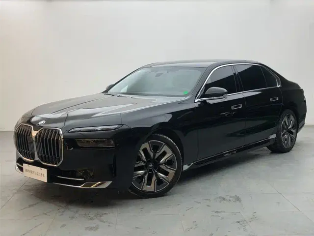 Фотография автомобиля — BMW 7 Series