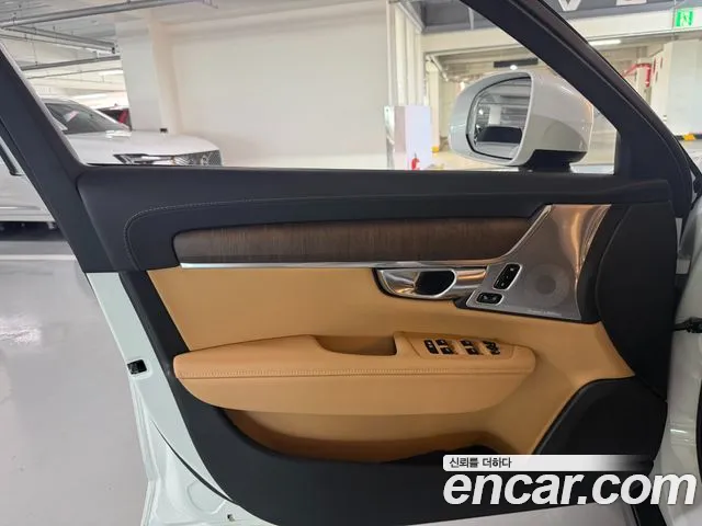 Volvo V90 — Фото автомобиля 12