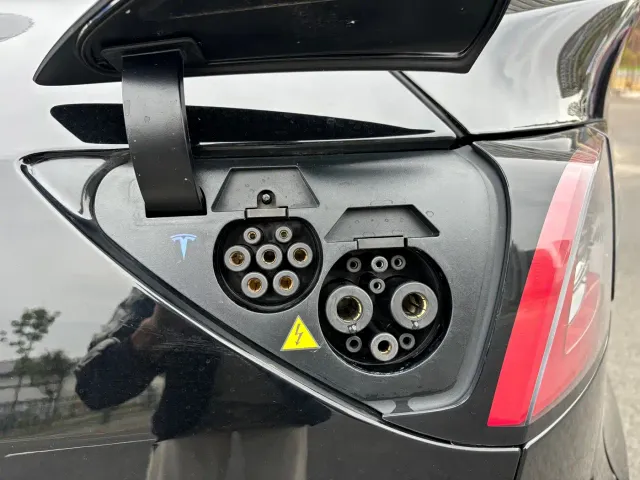 Tesla Model Y — Фото автомобиля 19