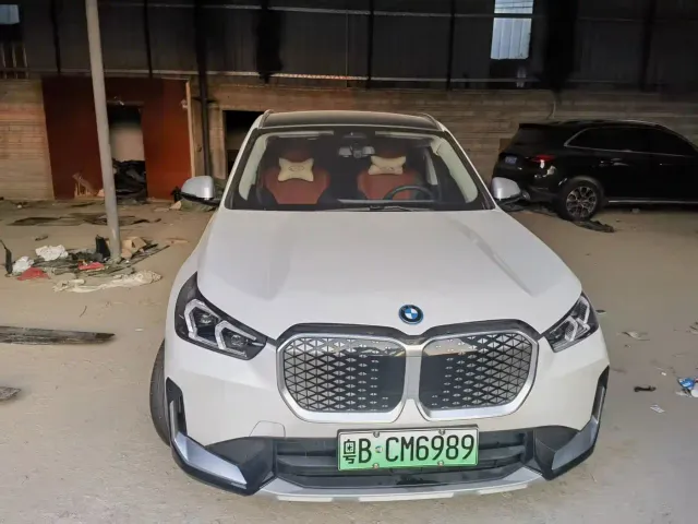 BMW iX1 — Фото автомобиля 14