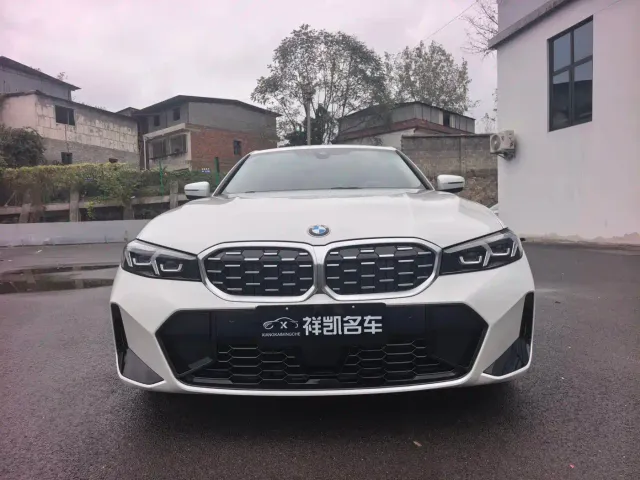 BMW 3 Series — Фото автомобиля 2
