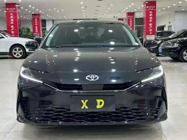 Toyota Camry — Фото автомобиля 2