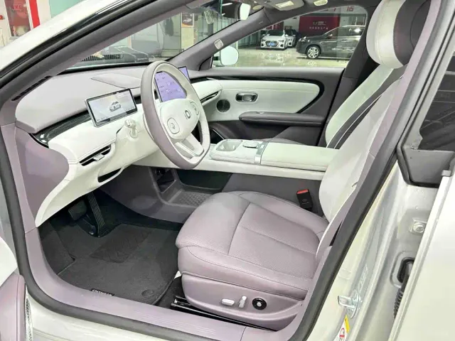 Changan Qiyuan A06 — Фото автомобиля 12