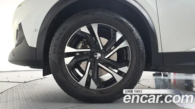 Peugeot 2008 Generation 2 — Фото автомобиля 4
