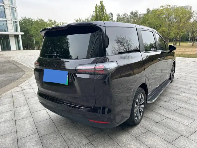 Wuling Starlight 730 — Фото автомобиля 4