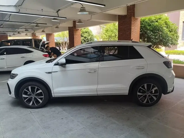 Volkswagen T-Roc — Фото автомобиля 2