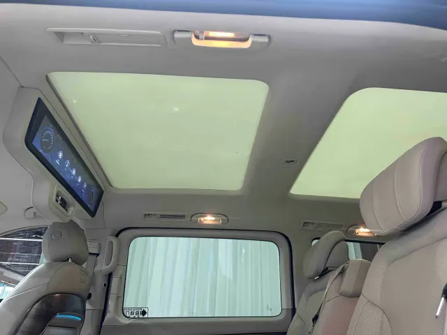Mercedes-Benz V-Class — Фото автомобиля 12
