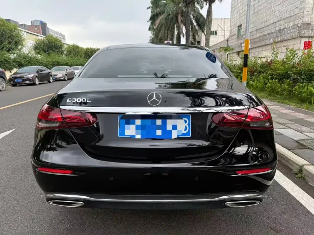 Mercedes-Benz E-Class — Фото автомобиля 8