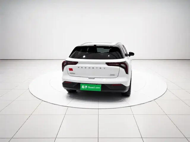 Geely Geometry E Firefly — Фото автомобиля 3