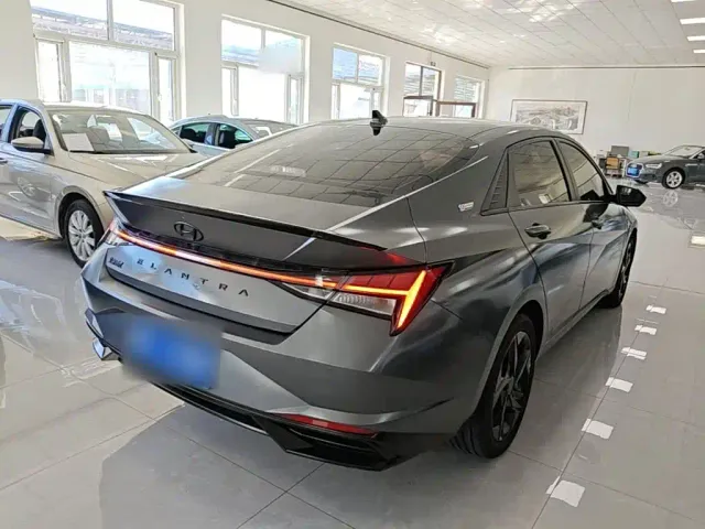 Hyundai Elantra — Фото автомобиля 6