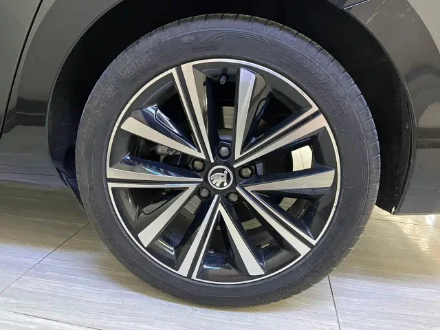 Skoda Superb — Фото автомобиля 10