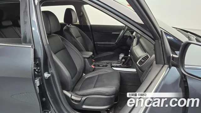 Kia Seltos Бензин 1.6 турбо 2WD — Фото автомобиля 11