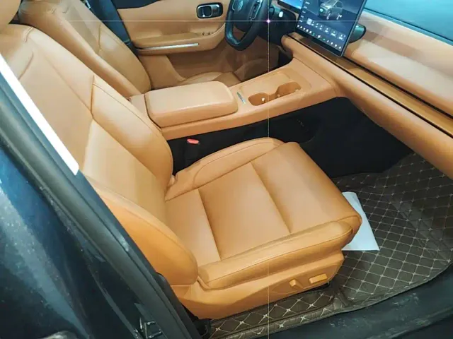 Leapmotor C10 — Фото автомобиля 19