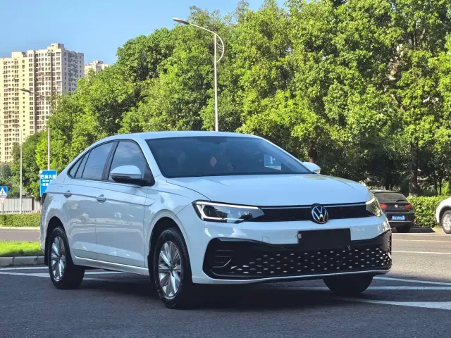 Volkswagen Lavida — Фото автомобиля 3
