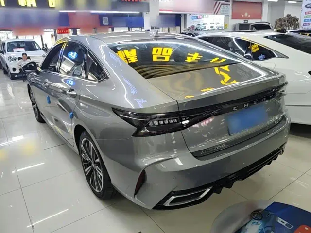 Chery Arrizo 8 — Фото автомобиля 4
