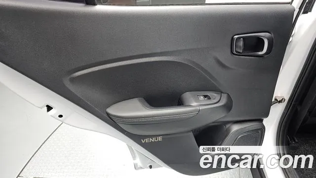 Hyundai Venue — Фото автомобиля 14