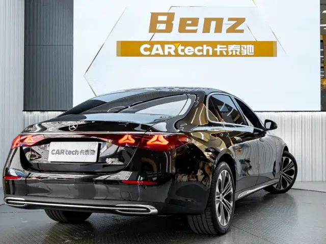 Mercedes-Benz E-Class — Фото автомобиля 7
