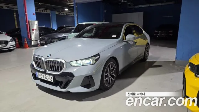 BMW 5-Series — Фото автомобиля 2