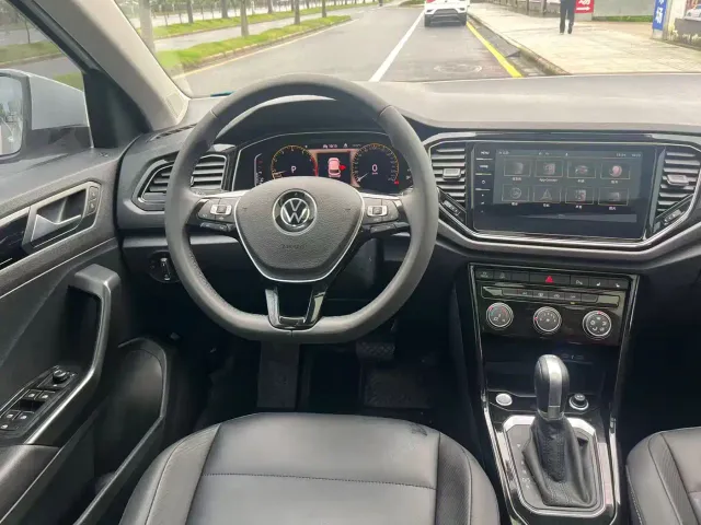 Volkswagen T-Roc — Фото автомобиля 11