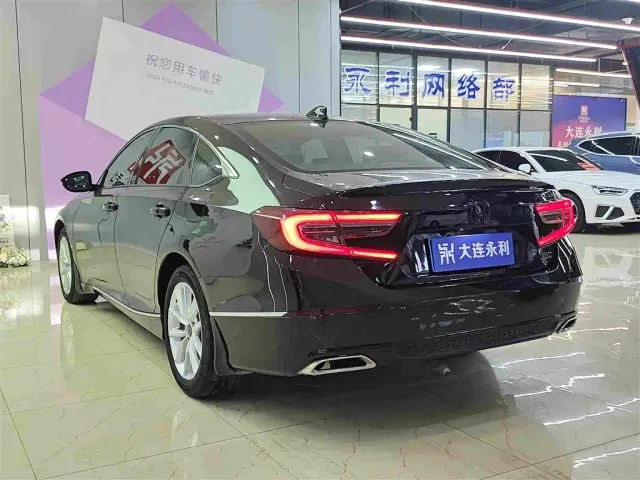 Honda Accord — Фото автомобиля 7