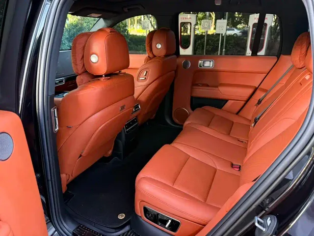 Li Auto L7 — Фото автомобиля 10