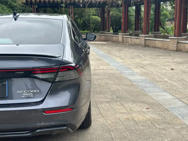 Honda Accord — Фото автомобиля 9