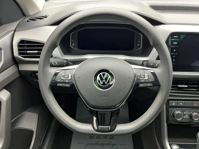 Volkswagen T-Cross — Фото автомобиля 10