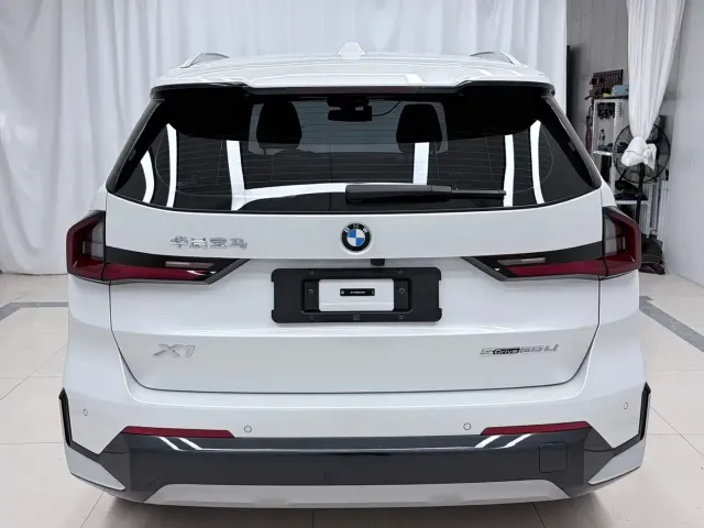 BMW BMW X1 2023 sDrive20Li X Design Package — Фото автомобиля 5