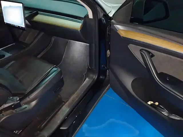 Tesla Model Y — Фото автомобиля 17