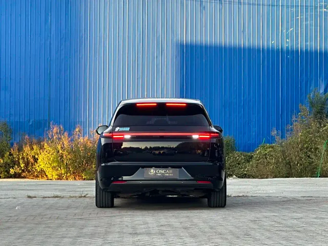 Li Auto L7 — Фото автомобиля 7