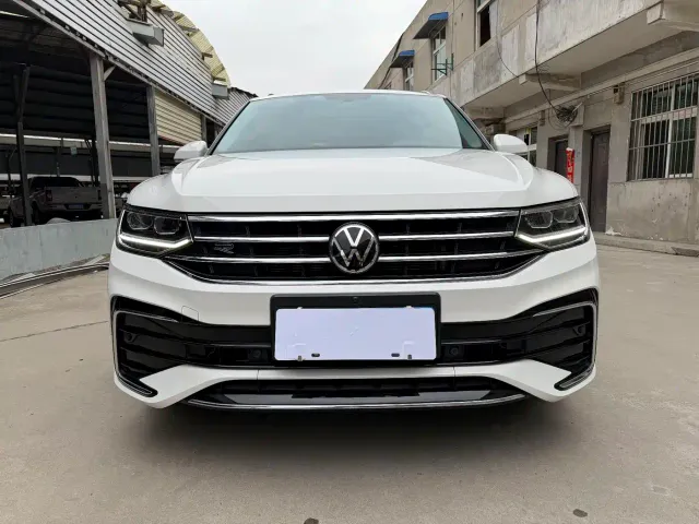 Volkswagen Tiguan L — Фото автомобиля 2