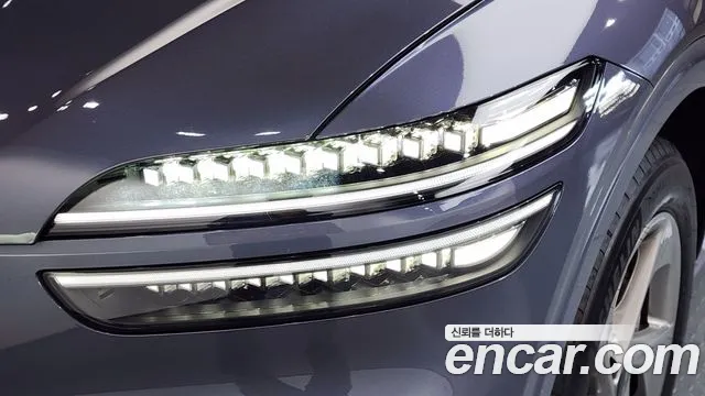 Genesis GV70 — Фото автомобиля 22