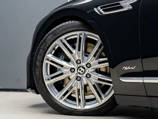 Bentley Flying Spur — Фото автомобиля 7