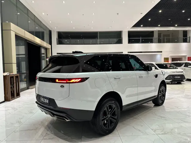 Land Rover Range Rover Sport — Фото автомобиля 14