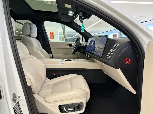 Li Auto L7 — Фото автомобиля 12