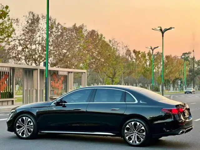 Mercedes-Benz E-Class — Фото автомобиля 7