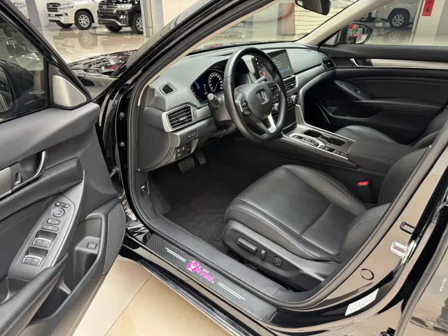 Honda Accord — Фото автомобиля 4