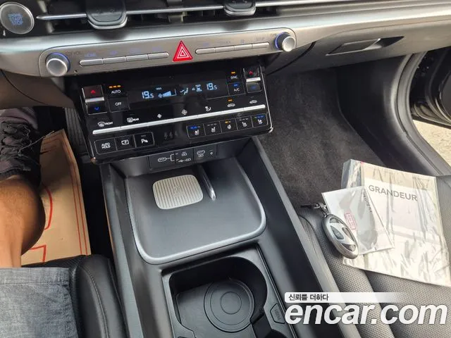 Hyundai Grandeur Grandeur (GN7) 2.5 Бензин 2WD — Фото автомобиля 19