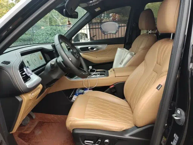 GAC Trumpchi GS8 — Фото автомобиля 11