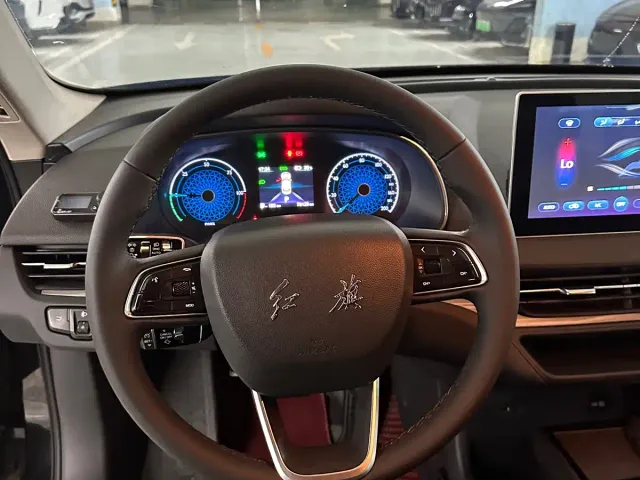 Hongqi E-QM5 — Фото автомобиля 12