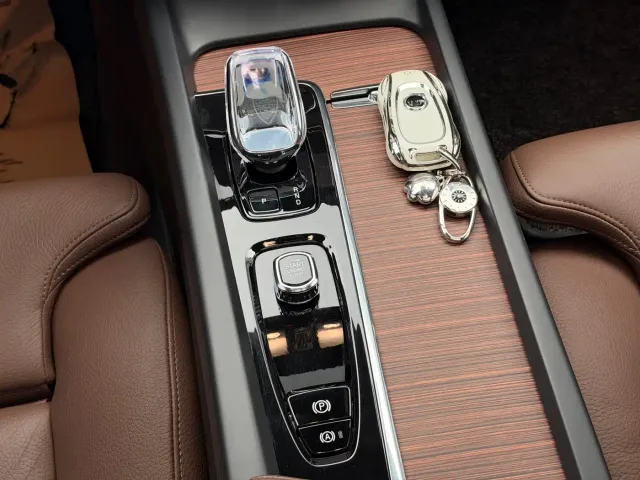 Volvo S60 — Фото автомобиля 21