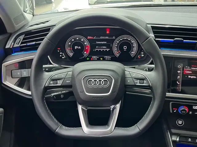 Audi Q3 — Фото автомобиля 10