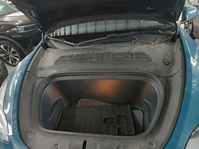 Tesla Model Y — Фото автомобиля 19