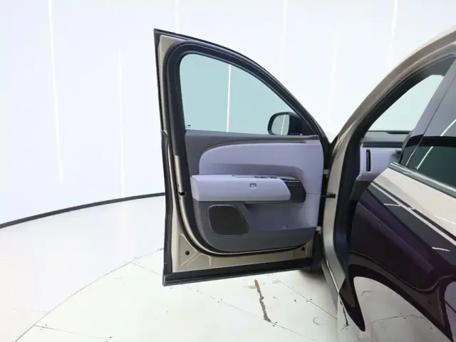 Li Auto Li Xiang L9 2026 Base Model — Фото автомобиля 18