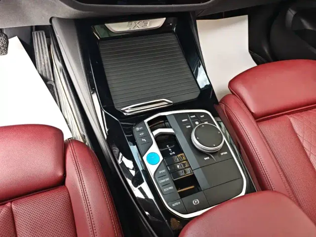 BMW iX3 — Фото автомобиля 13