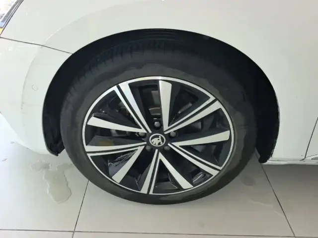 Skoda Superb — Фото автомобиля 22