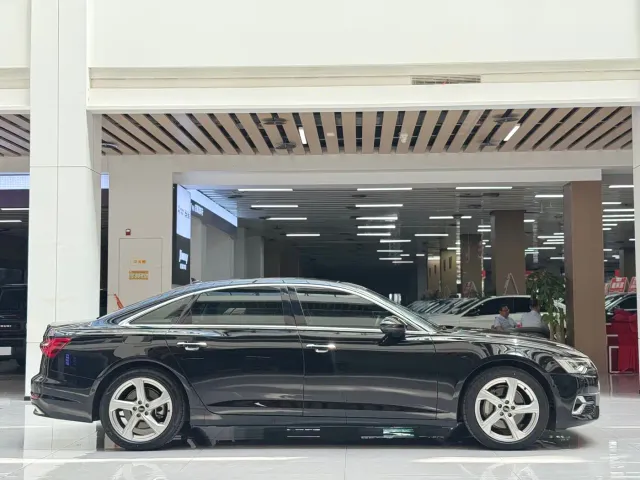 Audi A6L — Фото автомобиля 4
