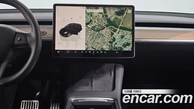 Tesla Model Y — Фото автомобиля 19