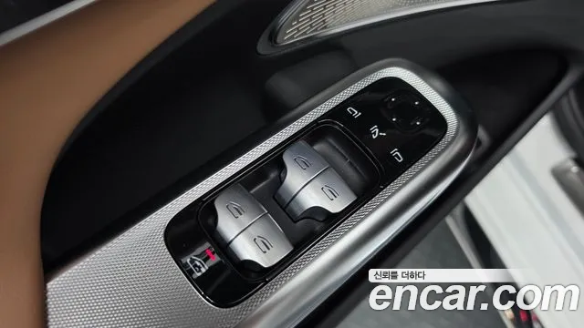 Mercedes-Benz E-Class — Фото автомобиля 28