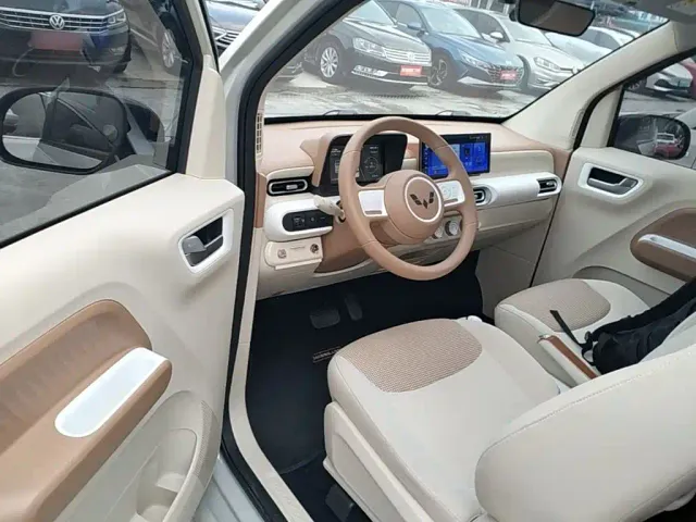 Wuling Hongguang Mini EV — Фото автомобиля 15
